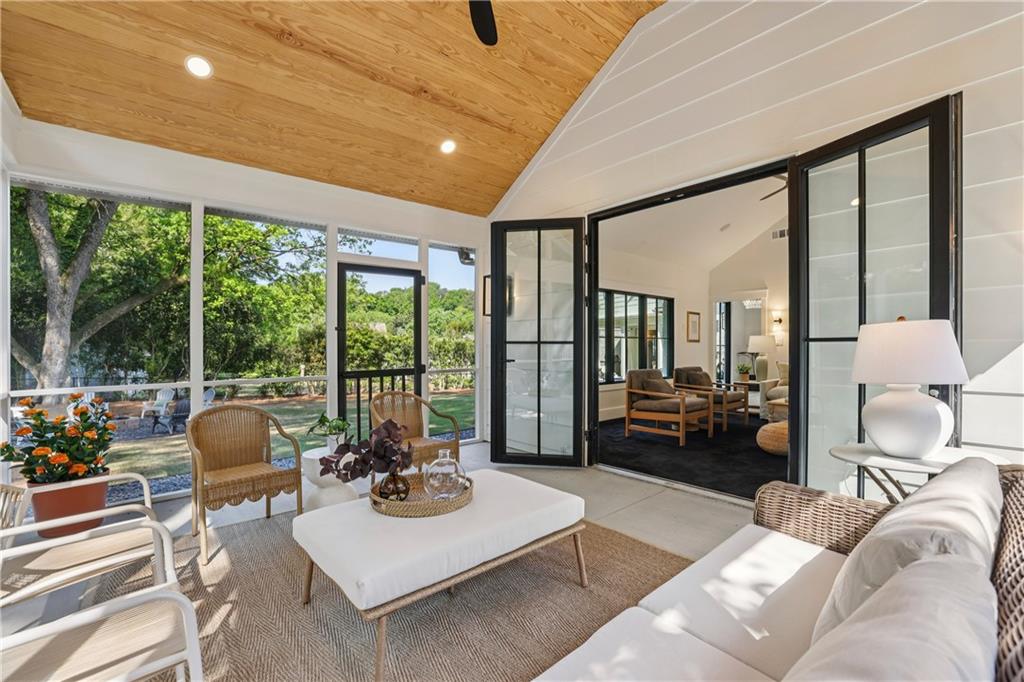 320 Eppington Drive NW