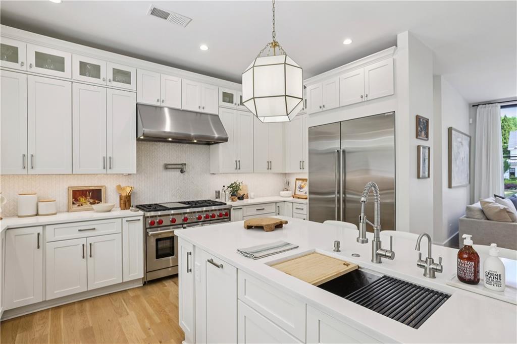 320 Eppington Drive NW