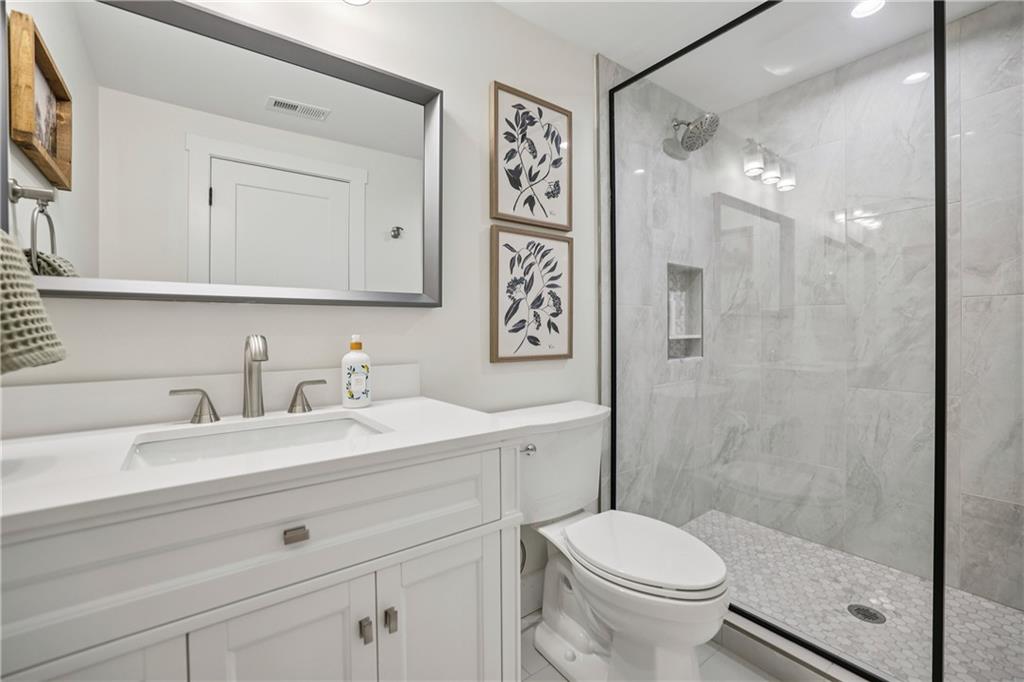 320 Eppington Drive NW