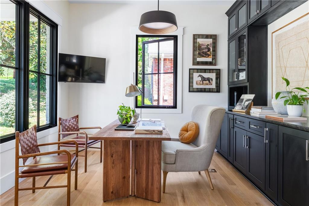 320 Eppington Drive NW