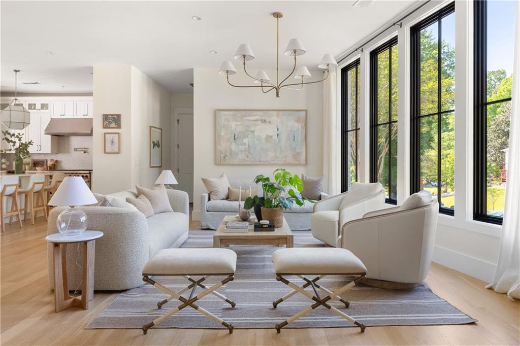 320 Eppington Drive NW