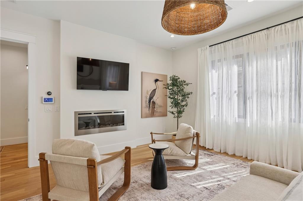 320 Eppington Drive NW