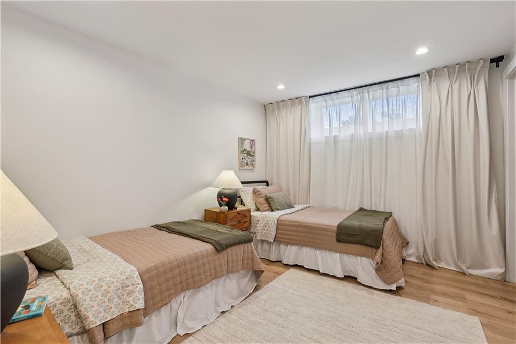 320 Eppington Drive NW