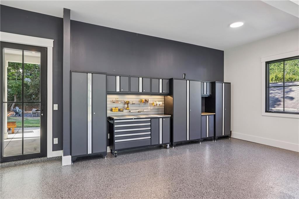 320 Eppington Drive NW