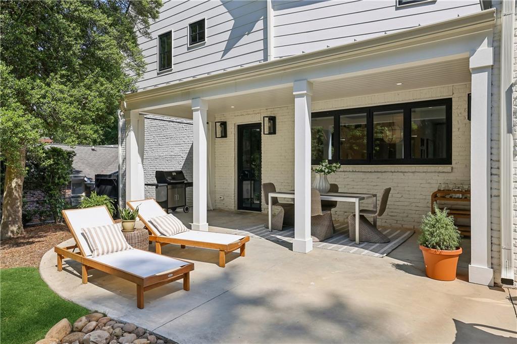 320 Eppington Drive NW