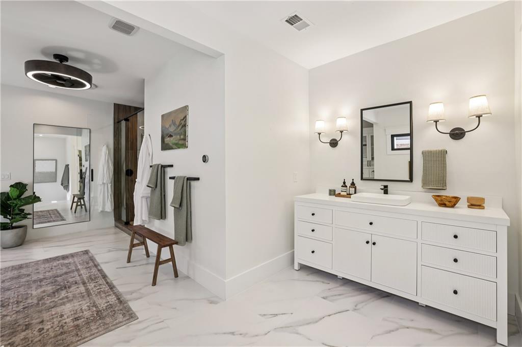 320 Eppington Drive NW