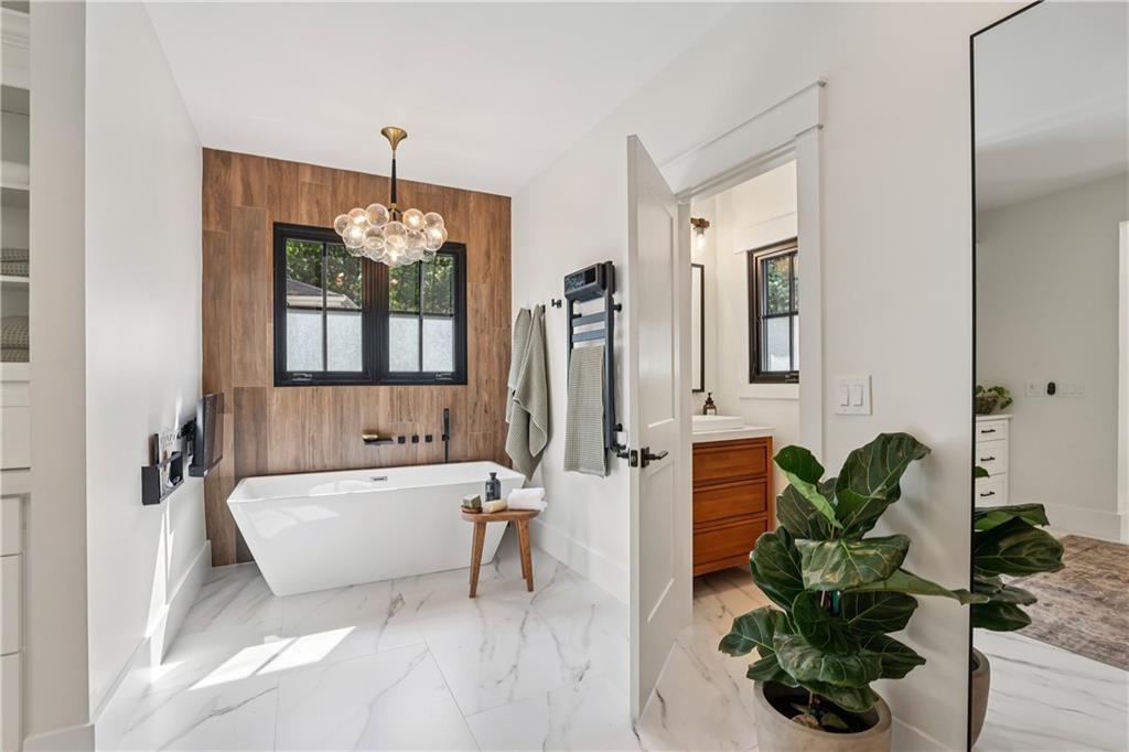 320 Eppington Drive NW