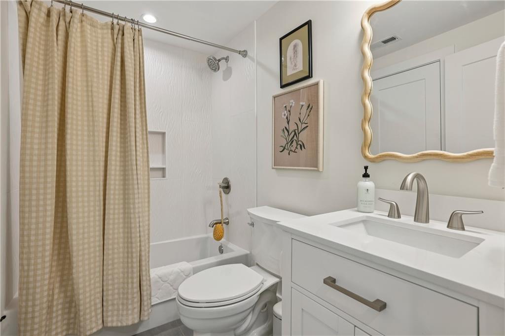 320 Eppington Drive NW