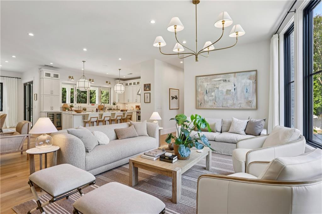 320 Eppington Drive NW