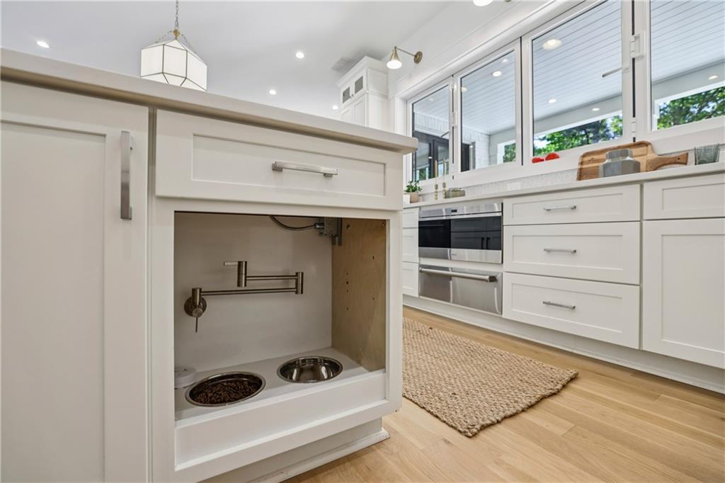 320 Eppington Drive NW