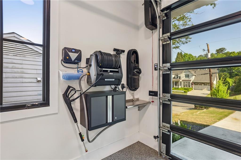 320 Eppington Drive NW