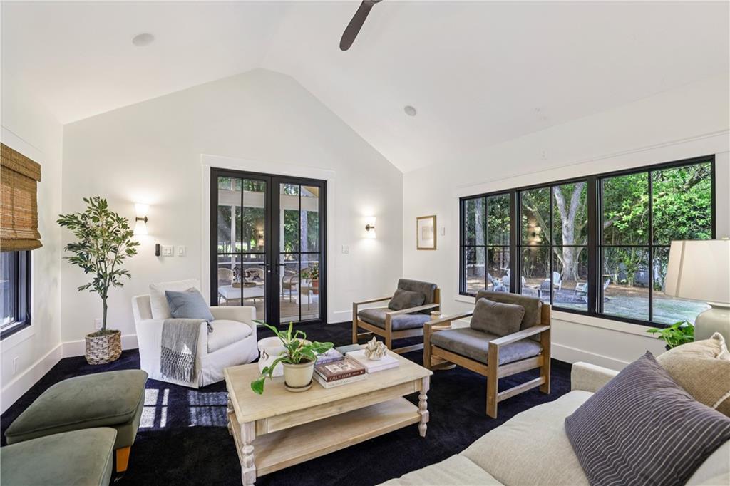 320 Eppington Drive NW