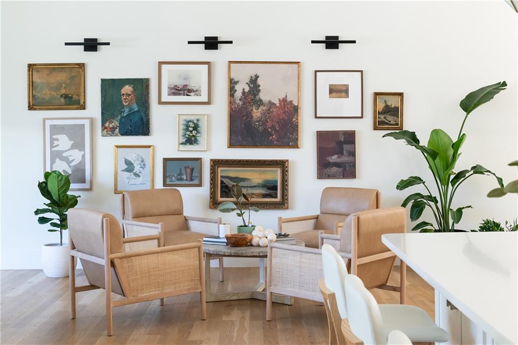 320 Eppington Drive NW