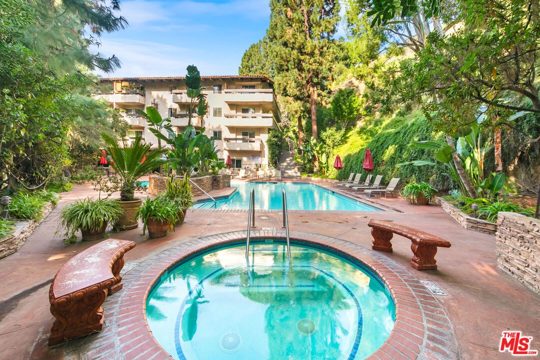 2700 E Cahuenga Blvd Unit: 3204