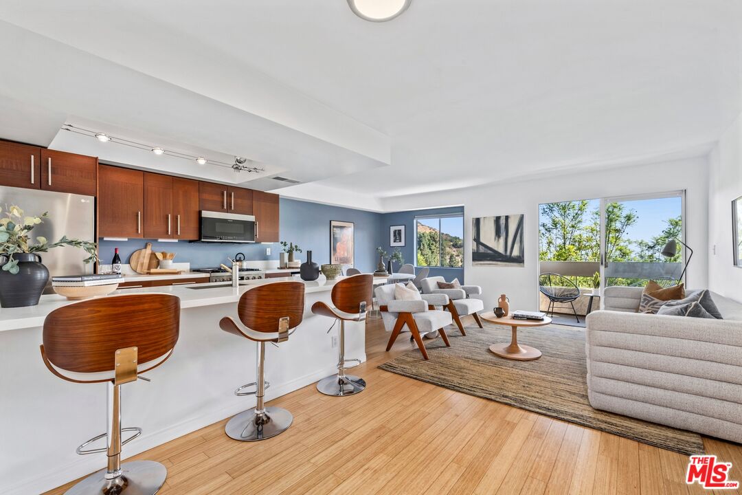 2700 E Cahuenga Blvd Unit: 3204