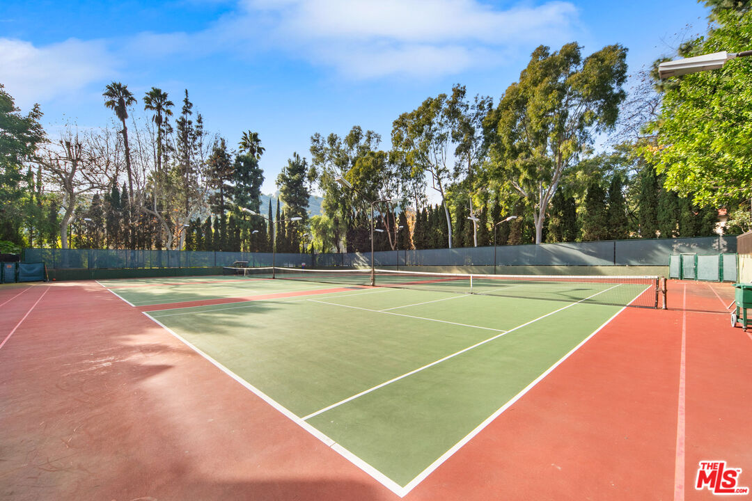 2700 E Cahuenga Blvd Unit: 3204