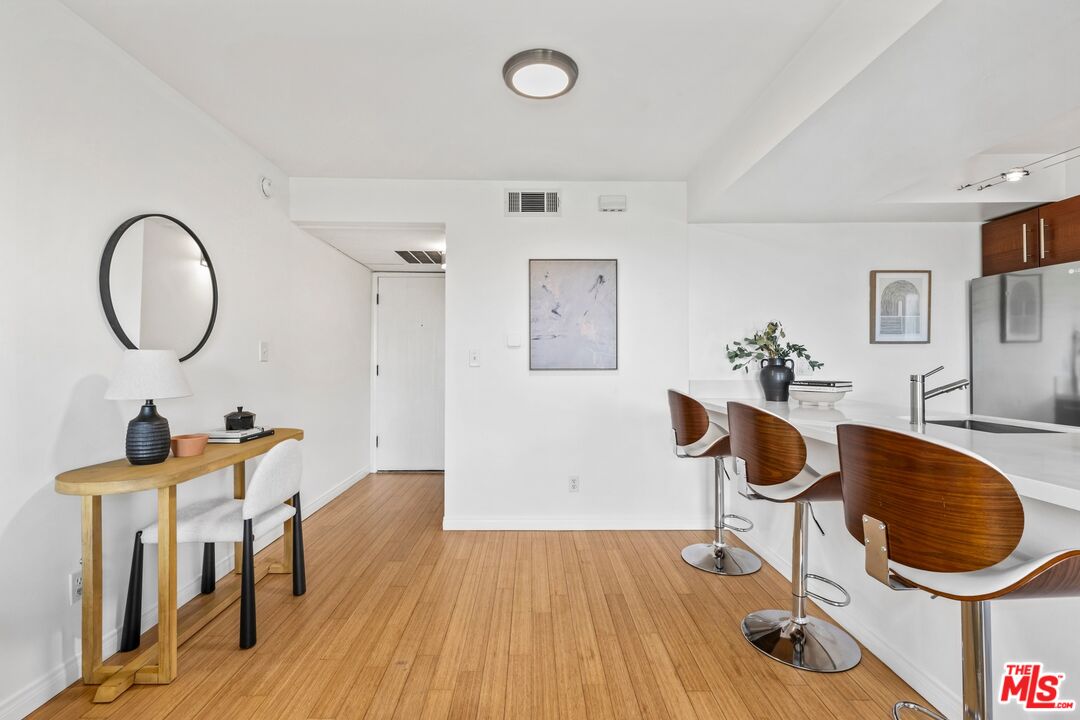 2700 E Cahuenga Blvd Unit: 3204