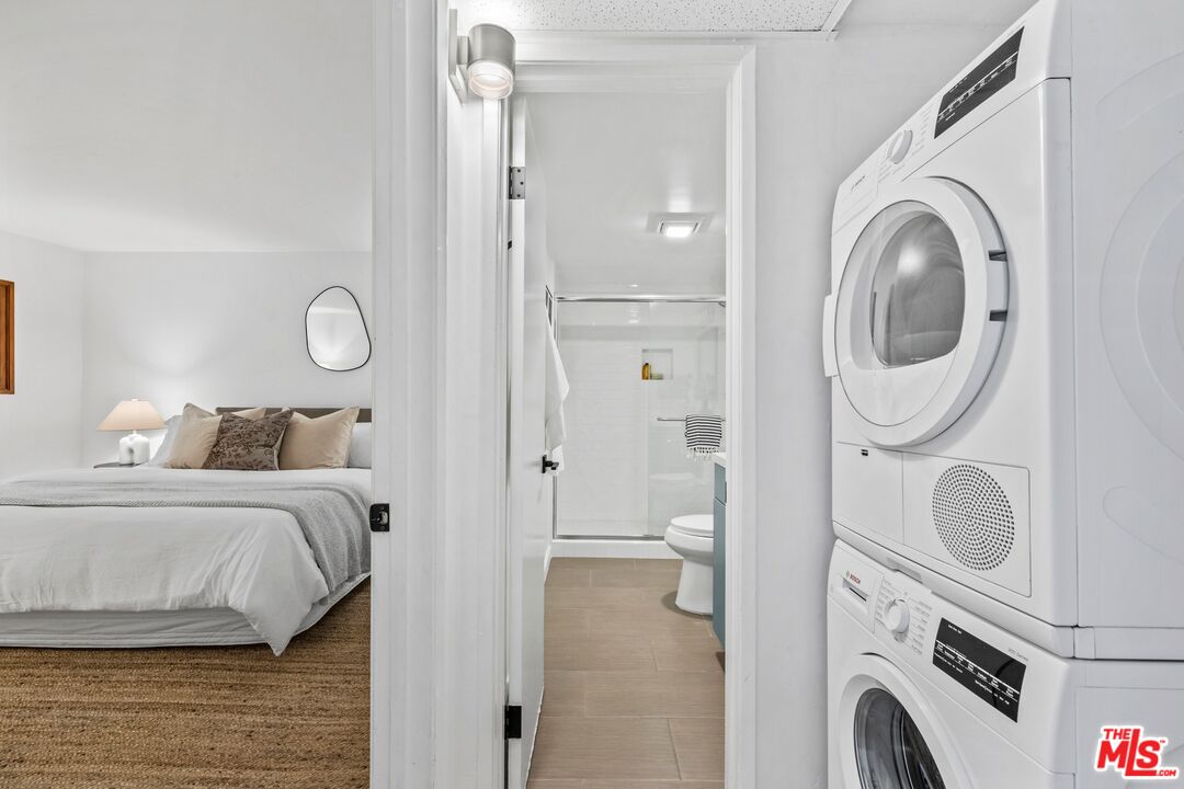 2700 E Cahuenga Blvd Unit: 3204