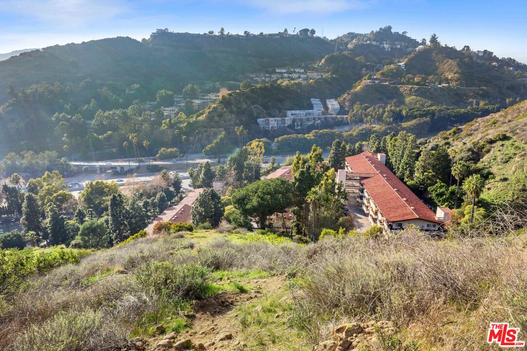 2700 E Cahuenga Blvd Unit: 3204