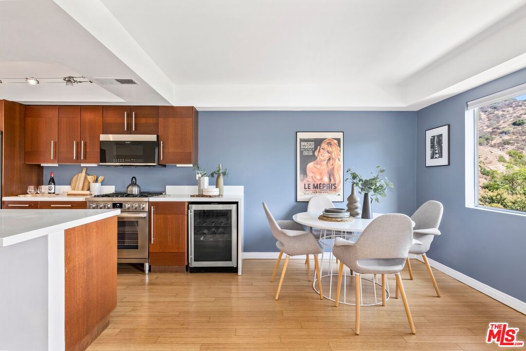 2700 E Cahuenga Blvd Unit: 3204