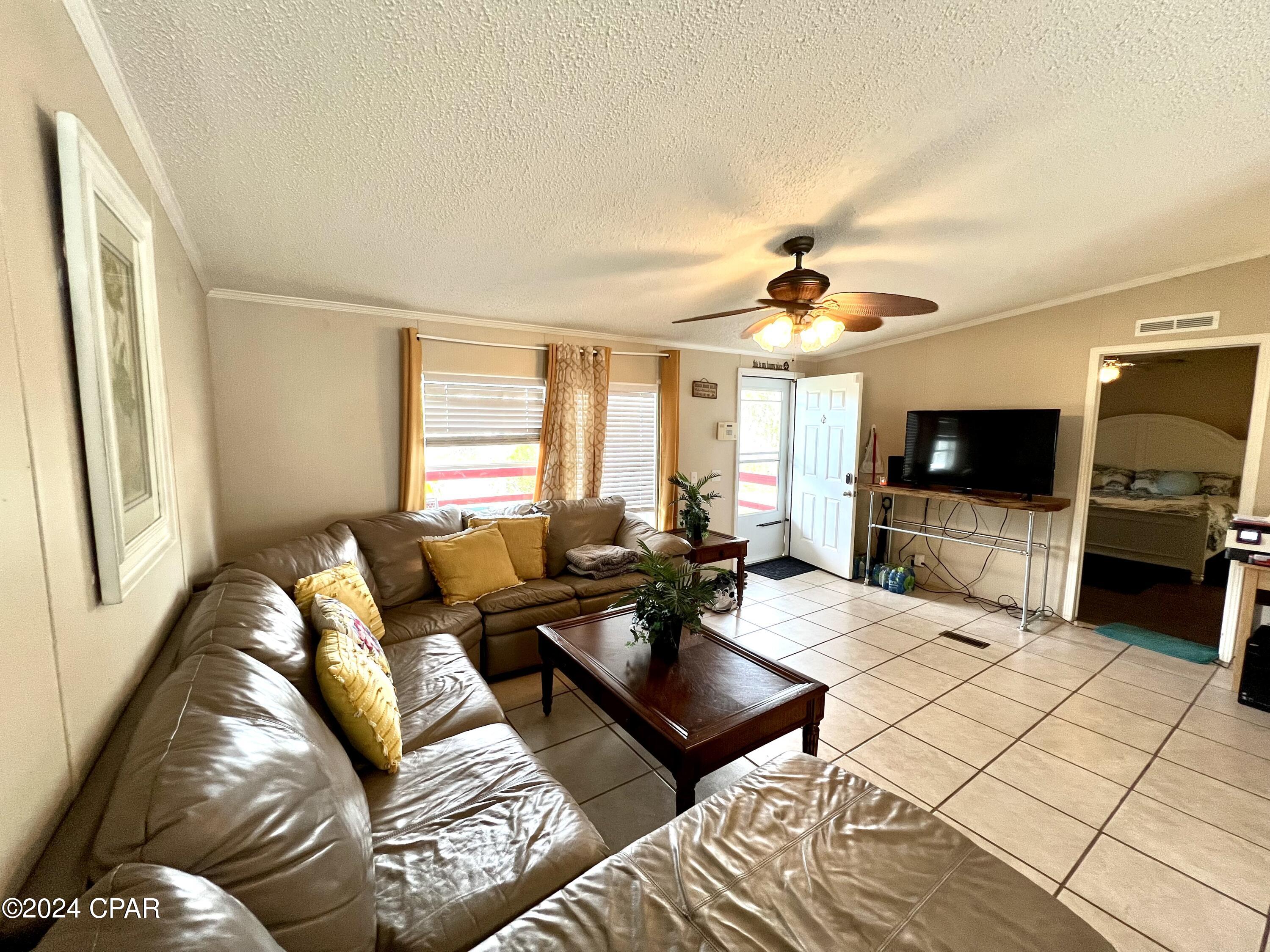 619 Lagoon Oaks Circle