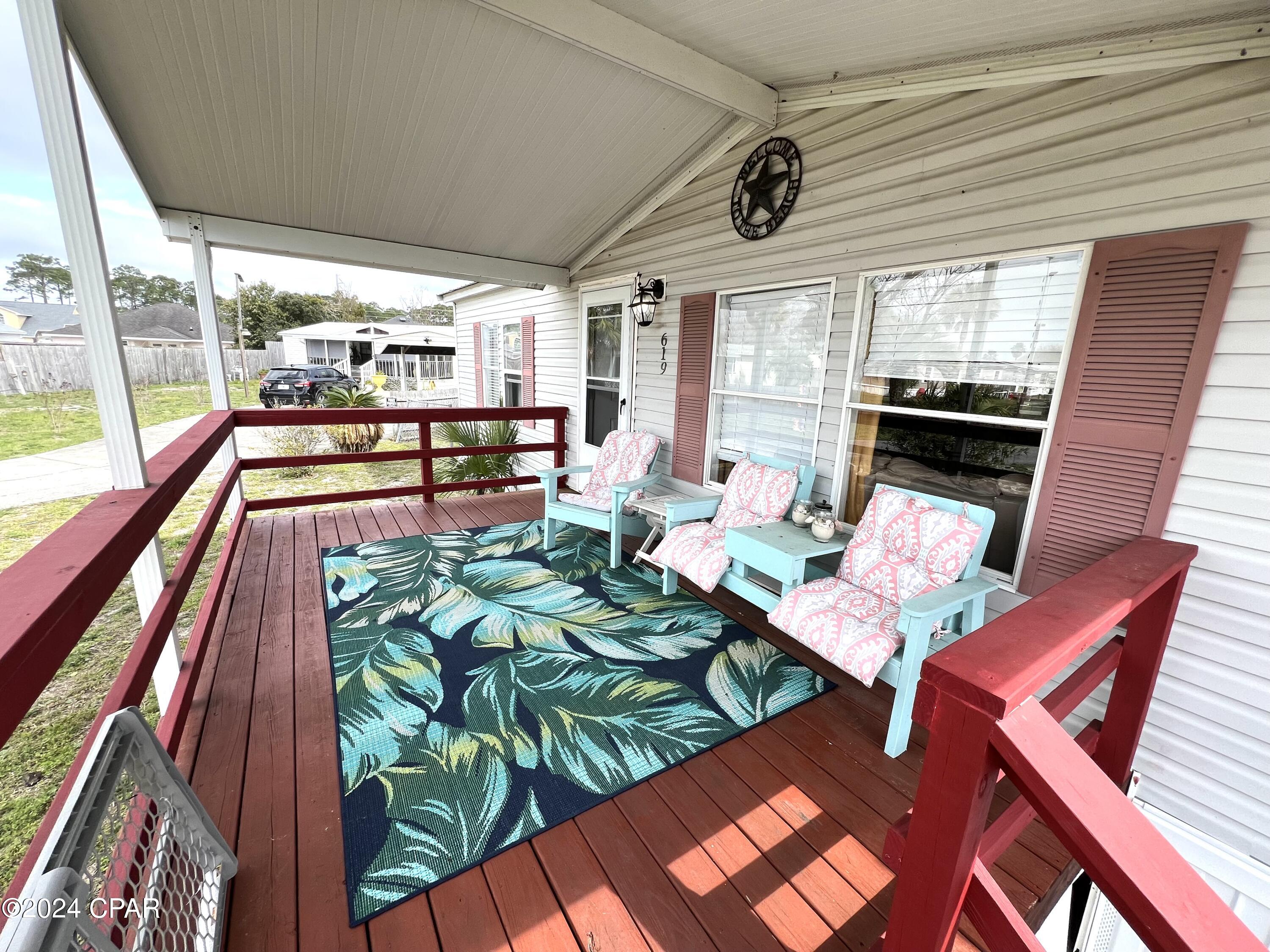 619 Lagoon Oaks Circle