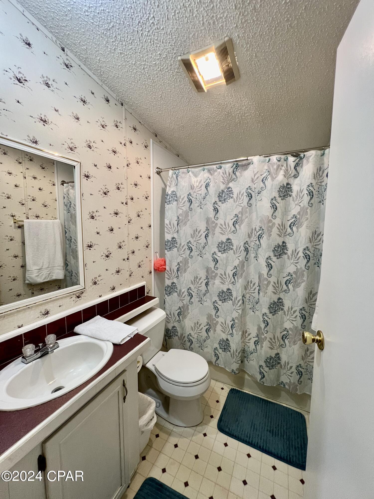 619 Lagoon Oaks Circle