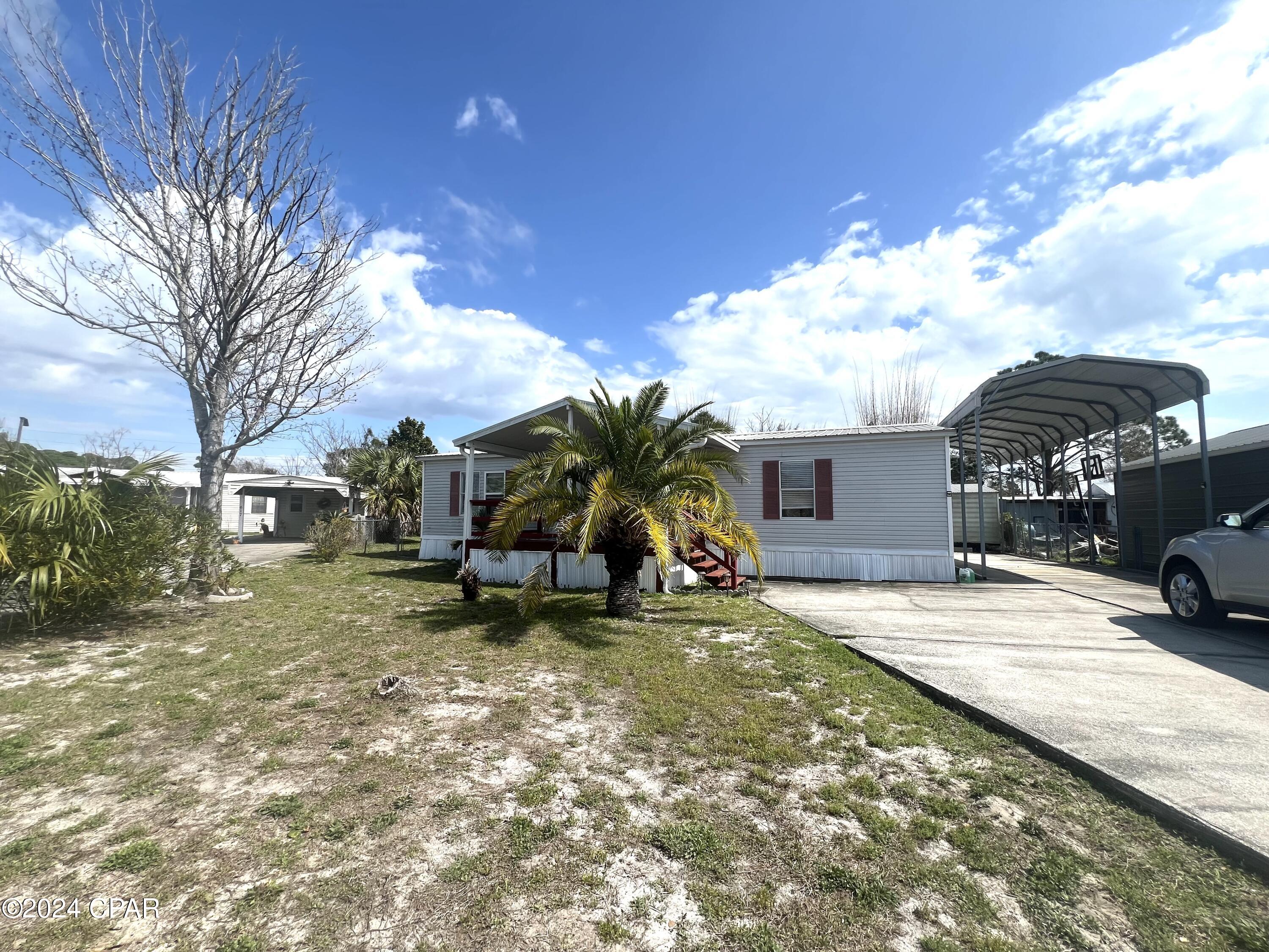 619 Lagoon Oaks Circle