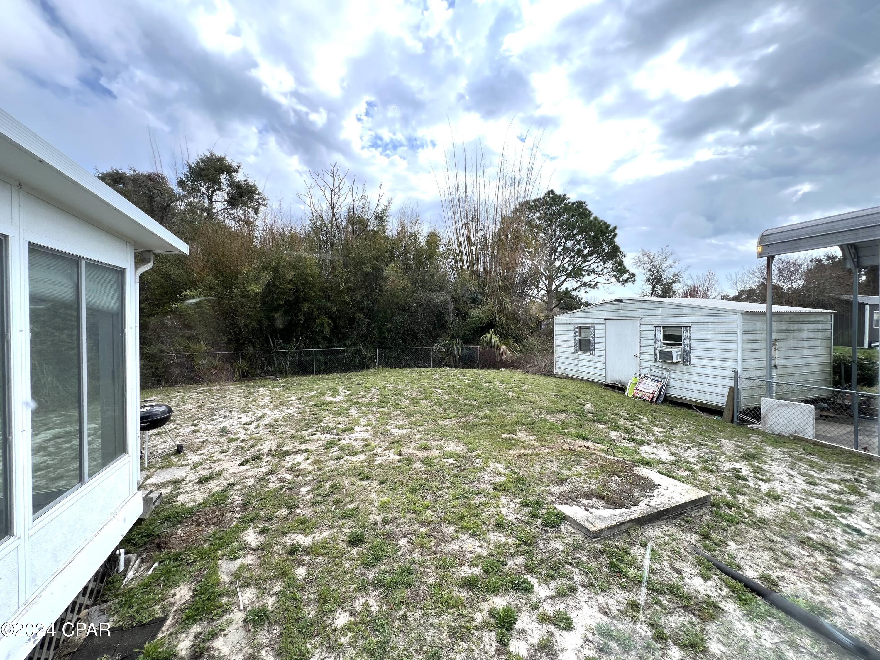 619 Lagoon Oaks Circle