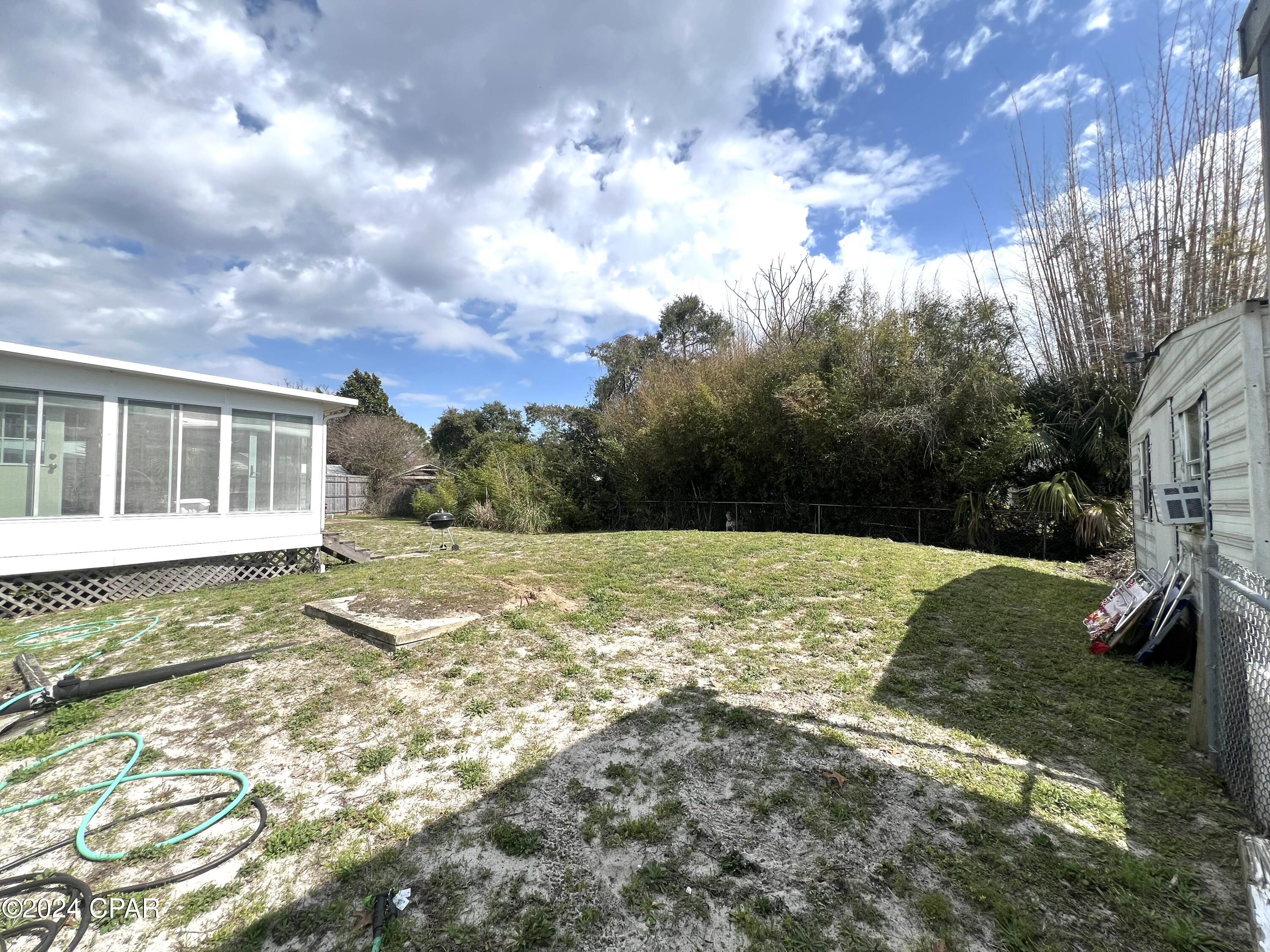 619 Lagoon Oaks Circle