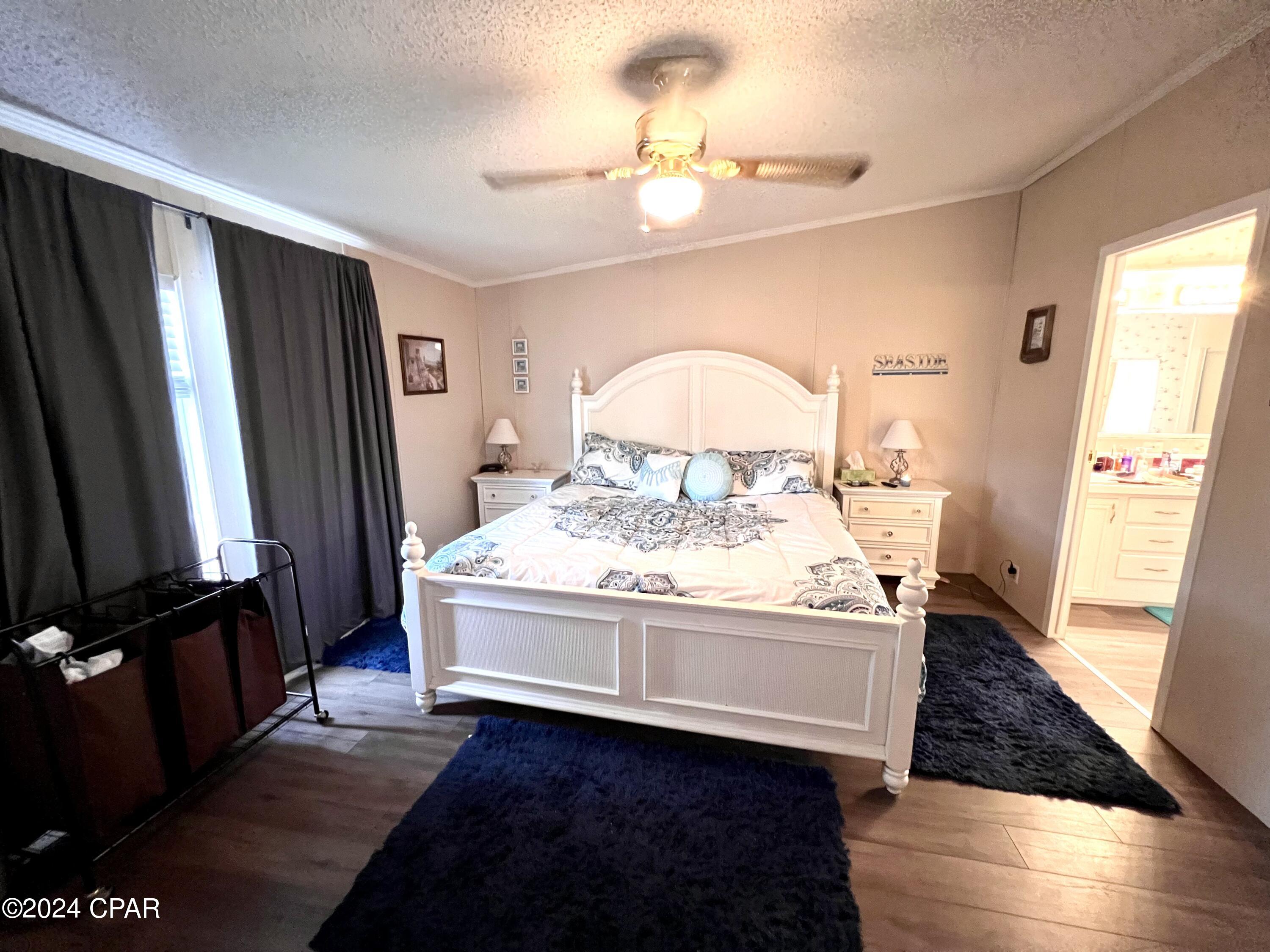 619 Lagoon Oaks Circle