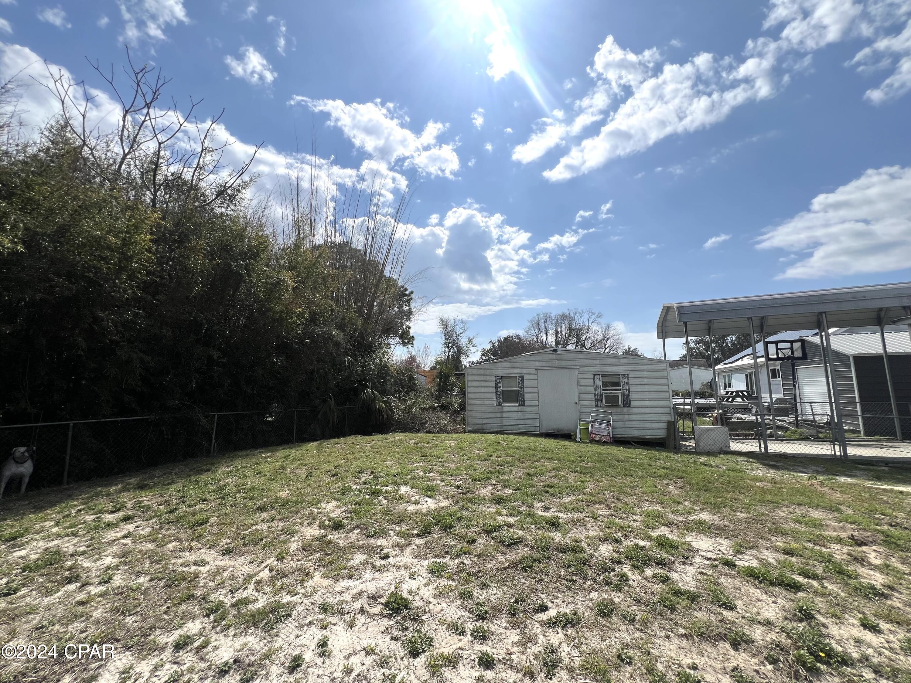 619 Lagoon Oaks Circle