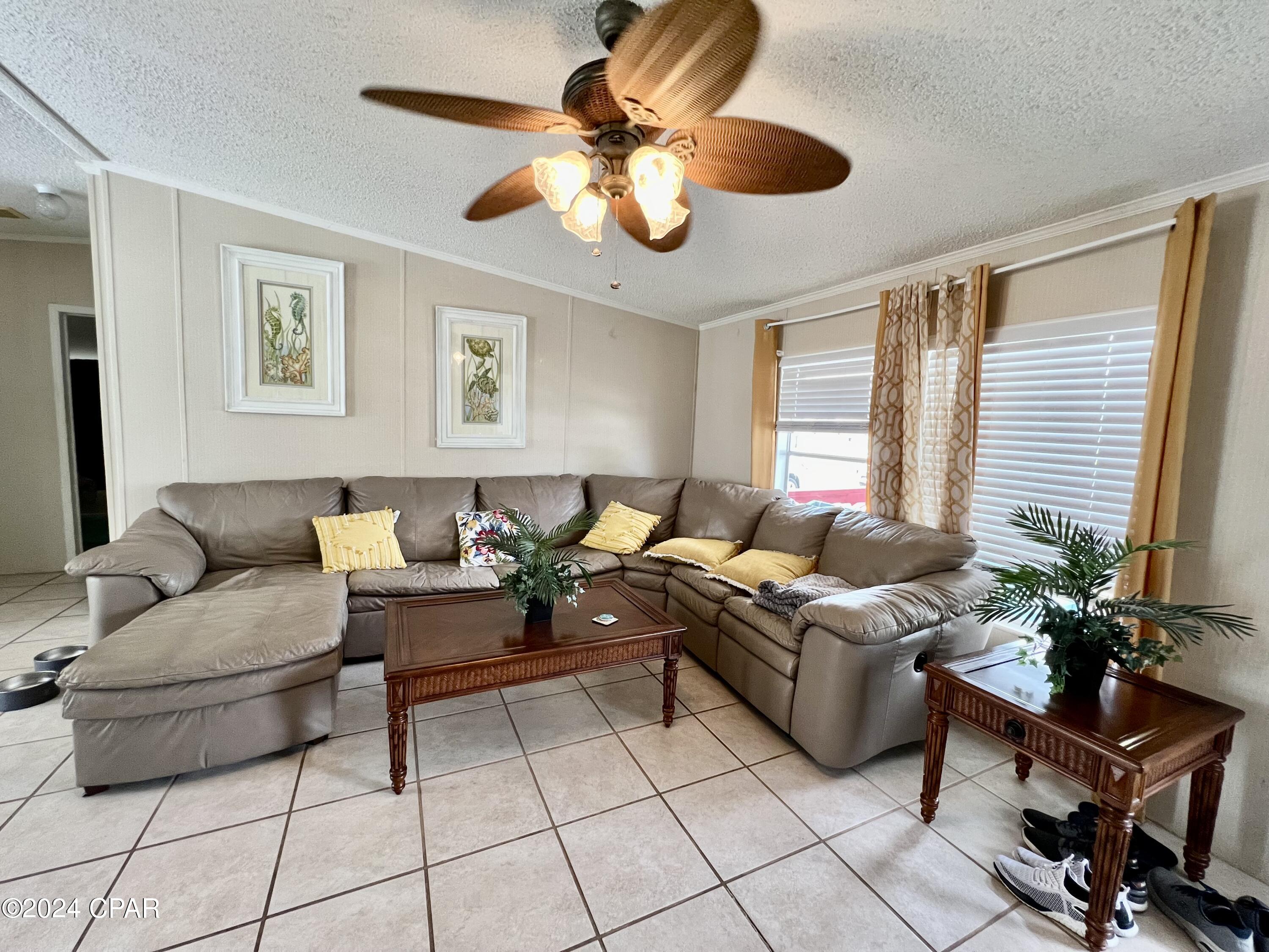 619 Lagoon Oaks Circle