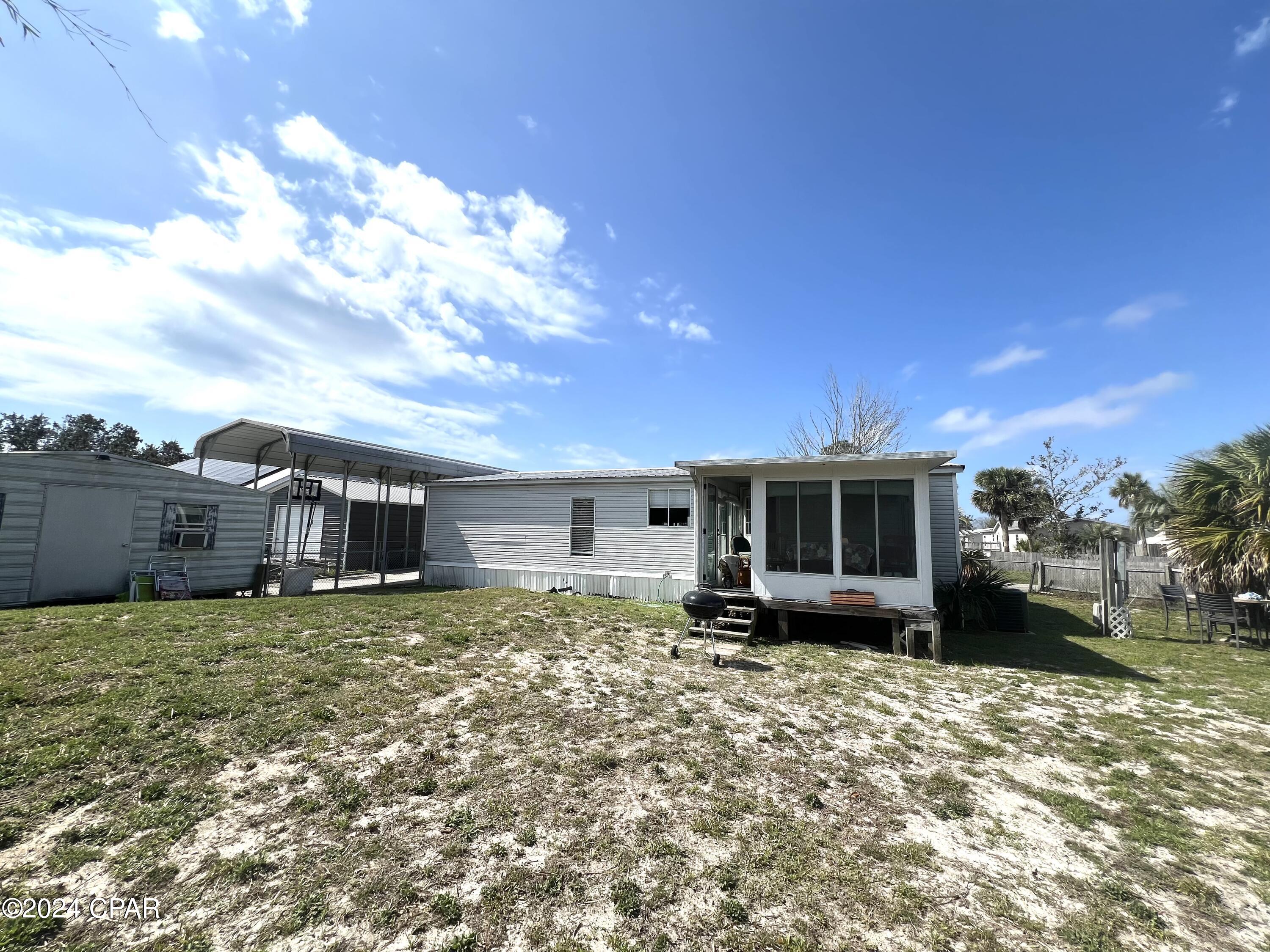 619 Lagoon Oaks Circle