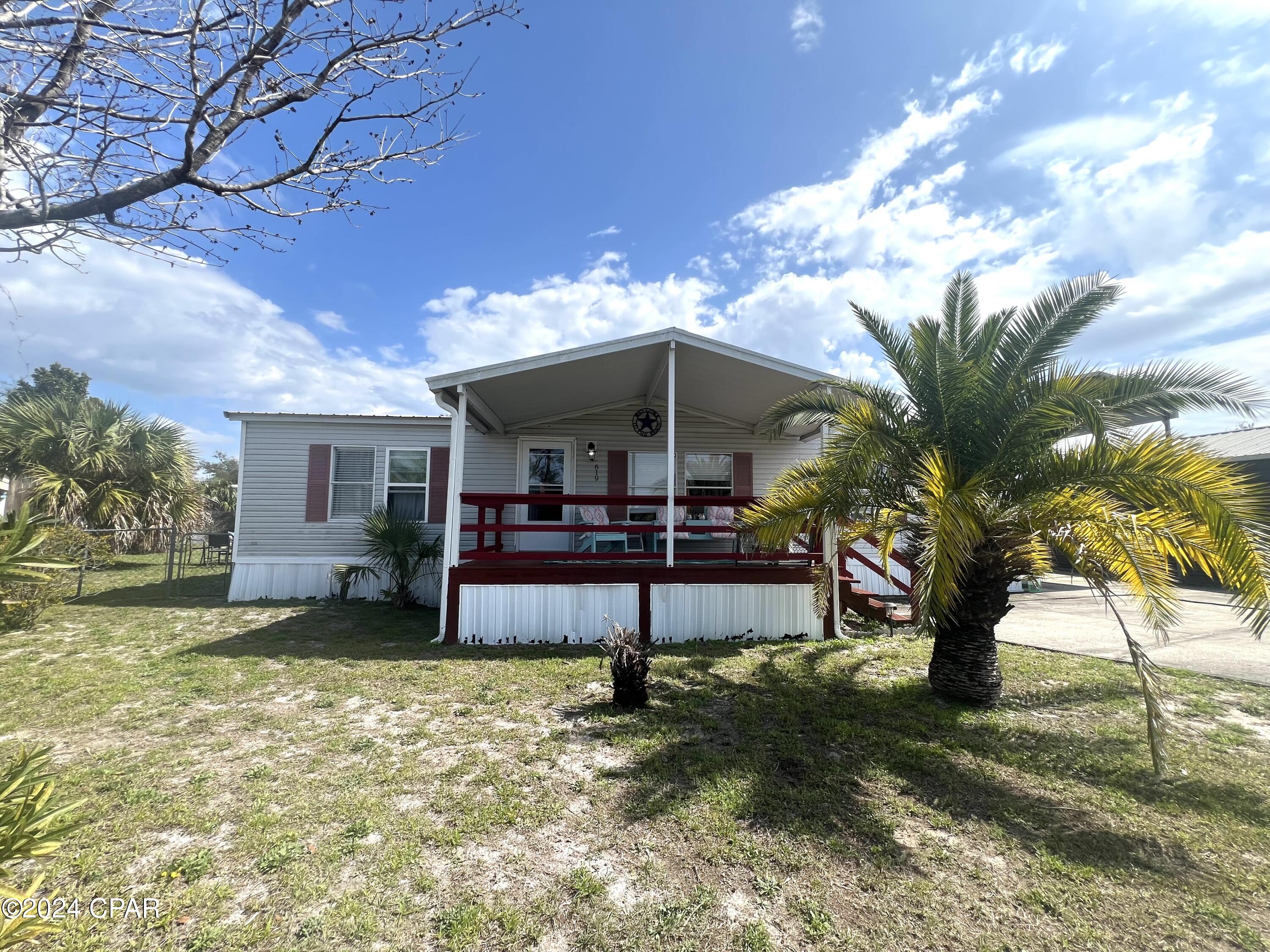 619 Lagoon Oaks Circle