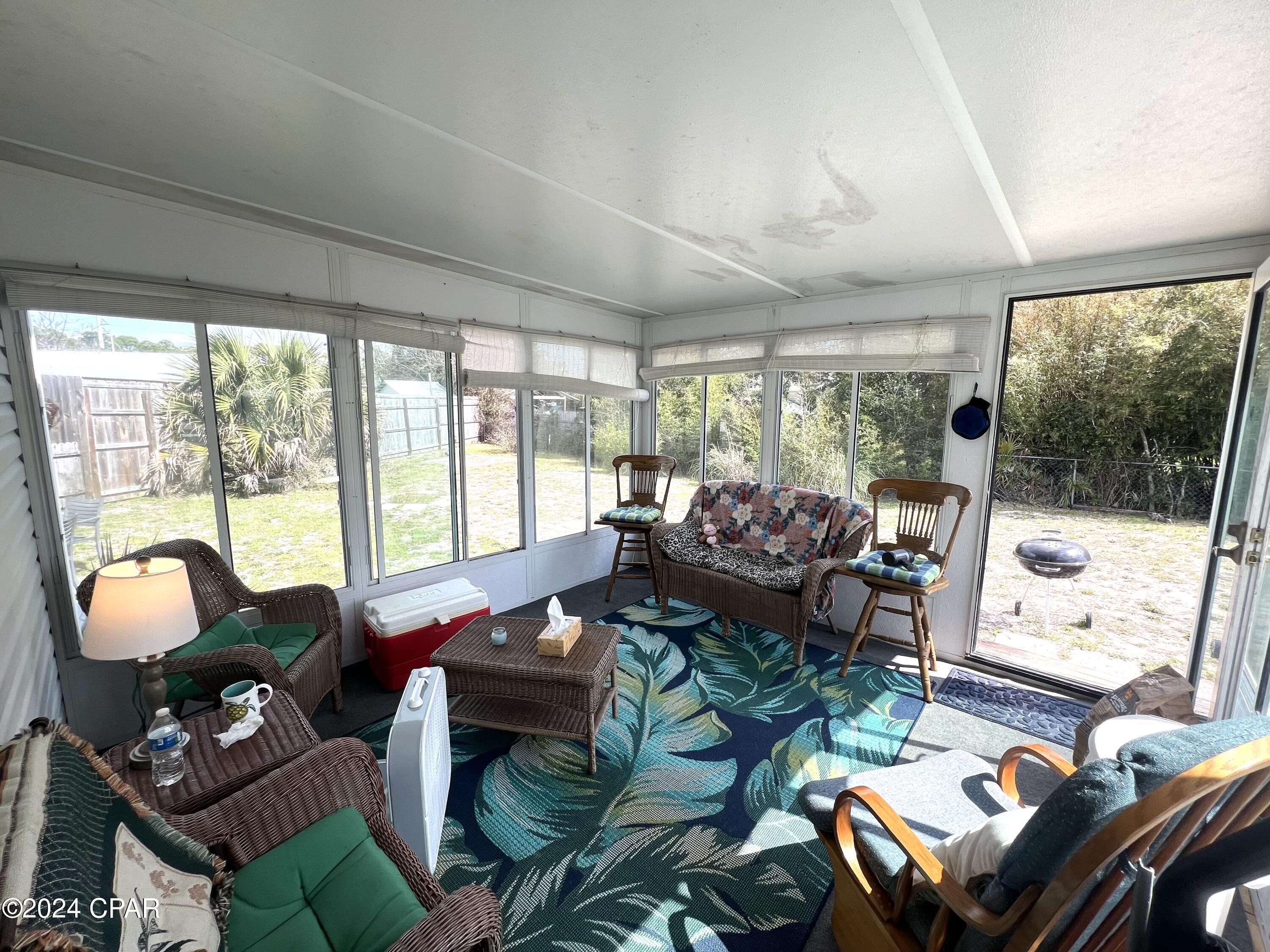 619 Lagoon Oaks Circle