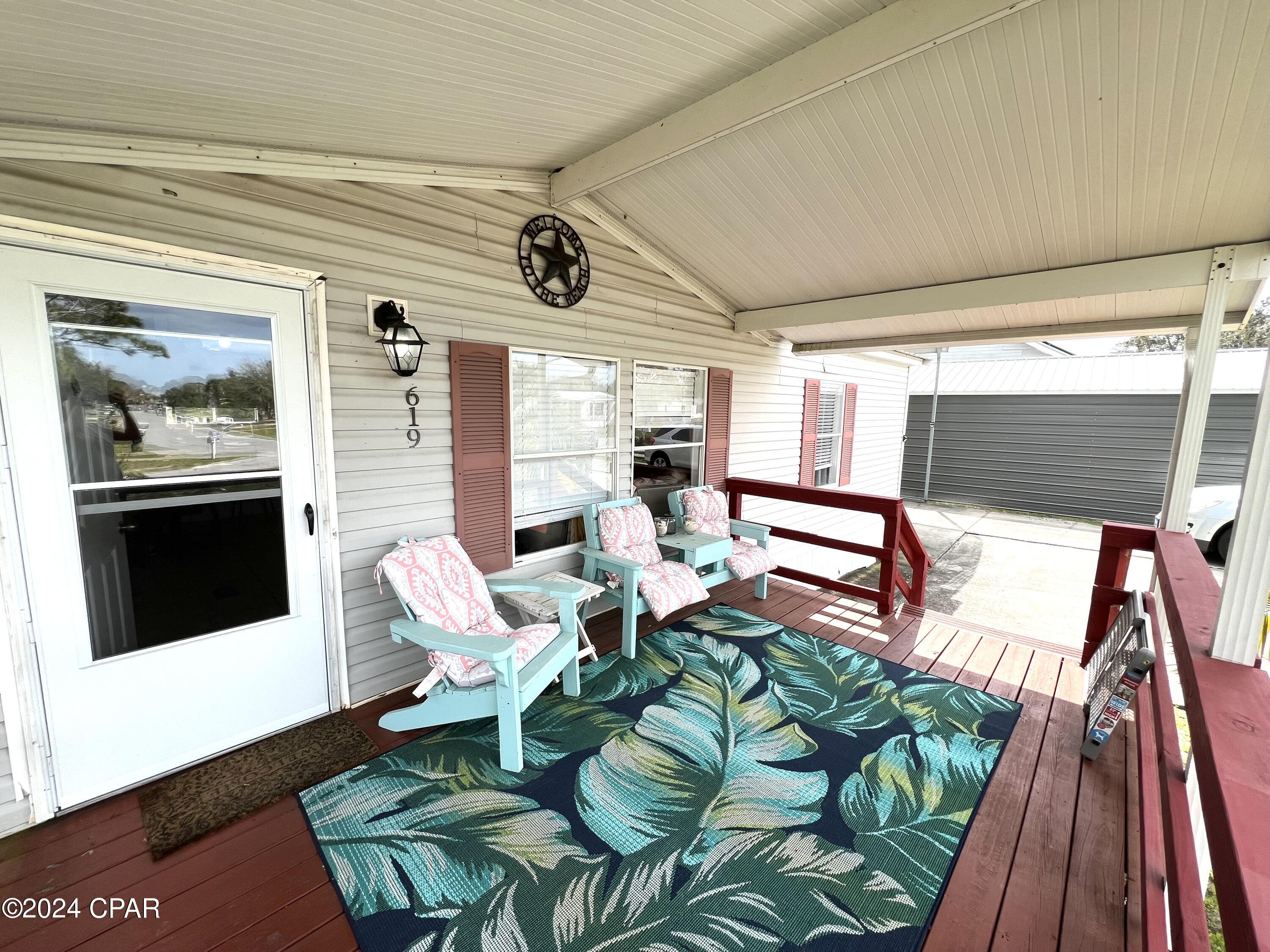 619 Lagoon Oaks Circle