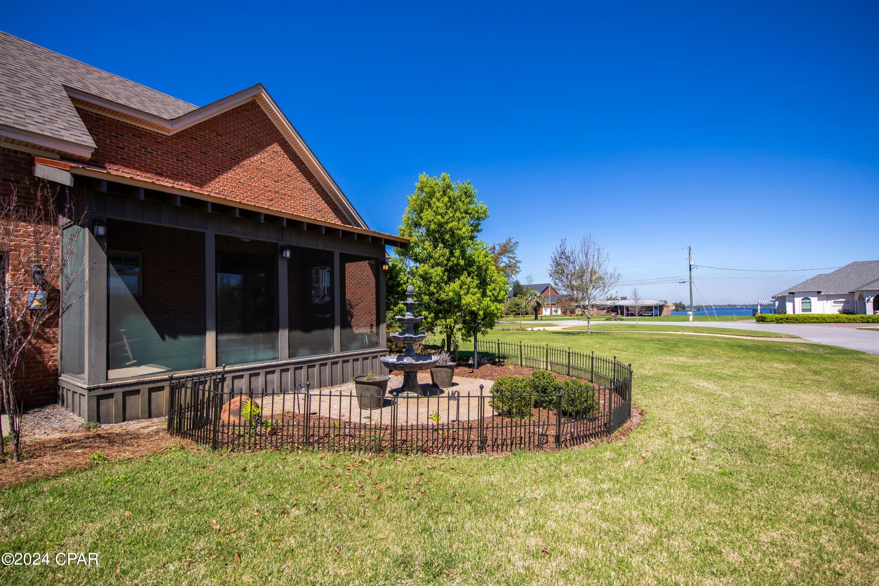 718 E Pierson Drive
