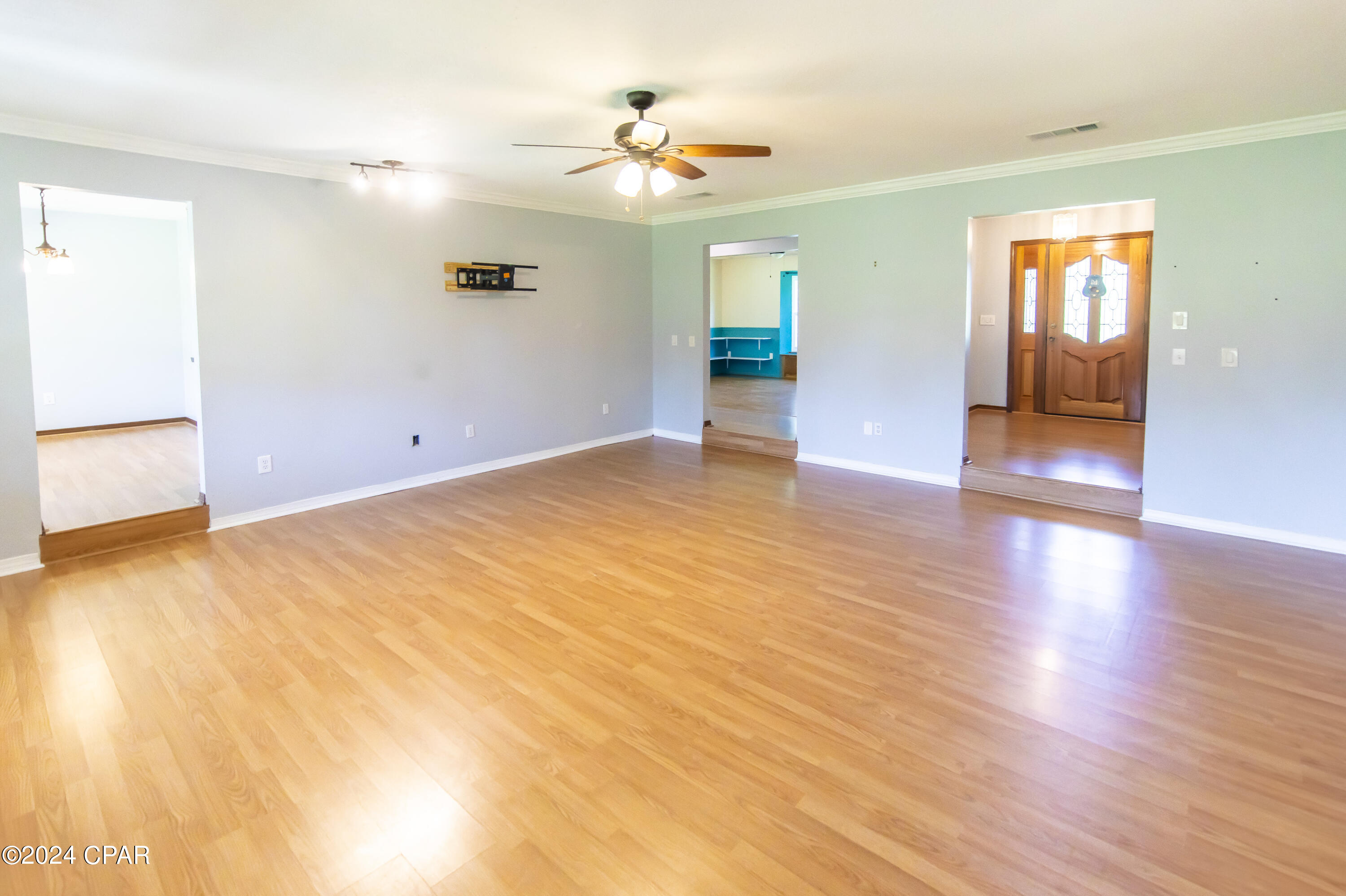 935 Dogwood Way