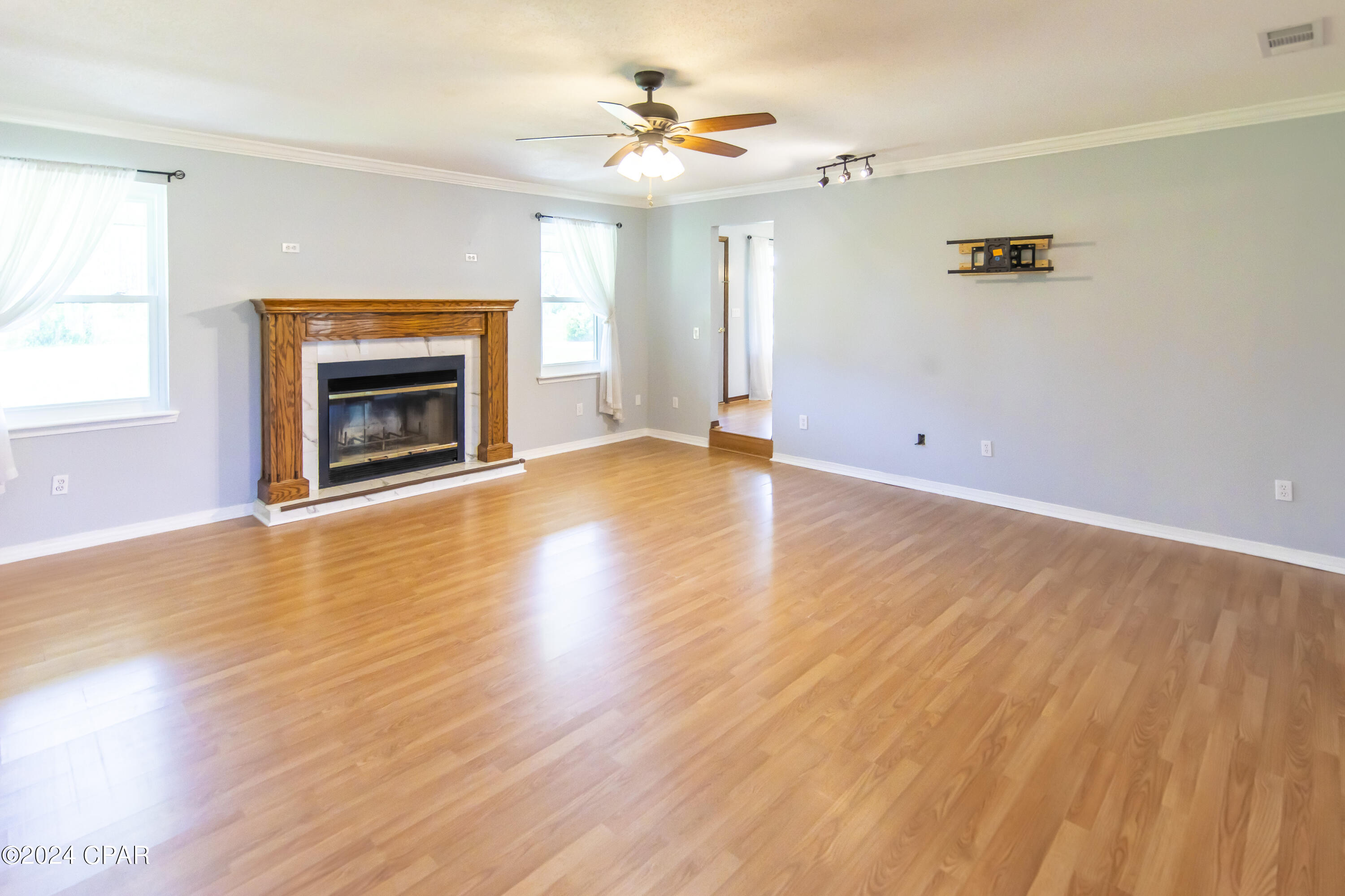 935 Dogwood Way