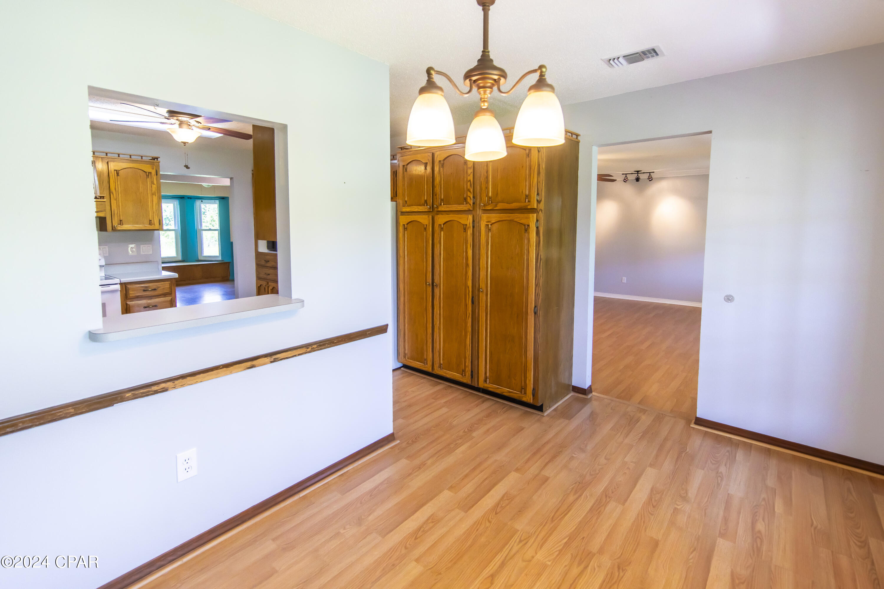 935 Dogwood Way