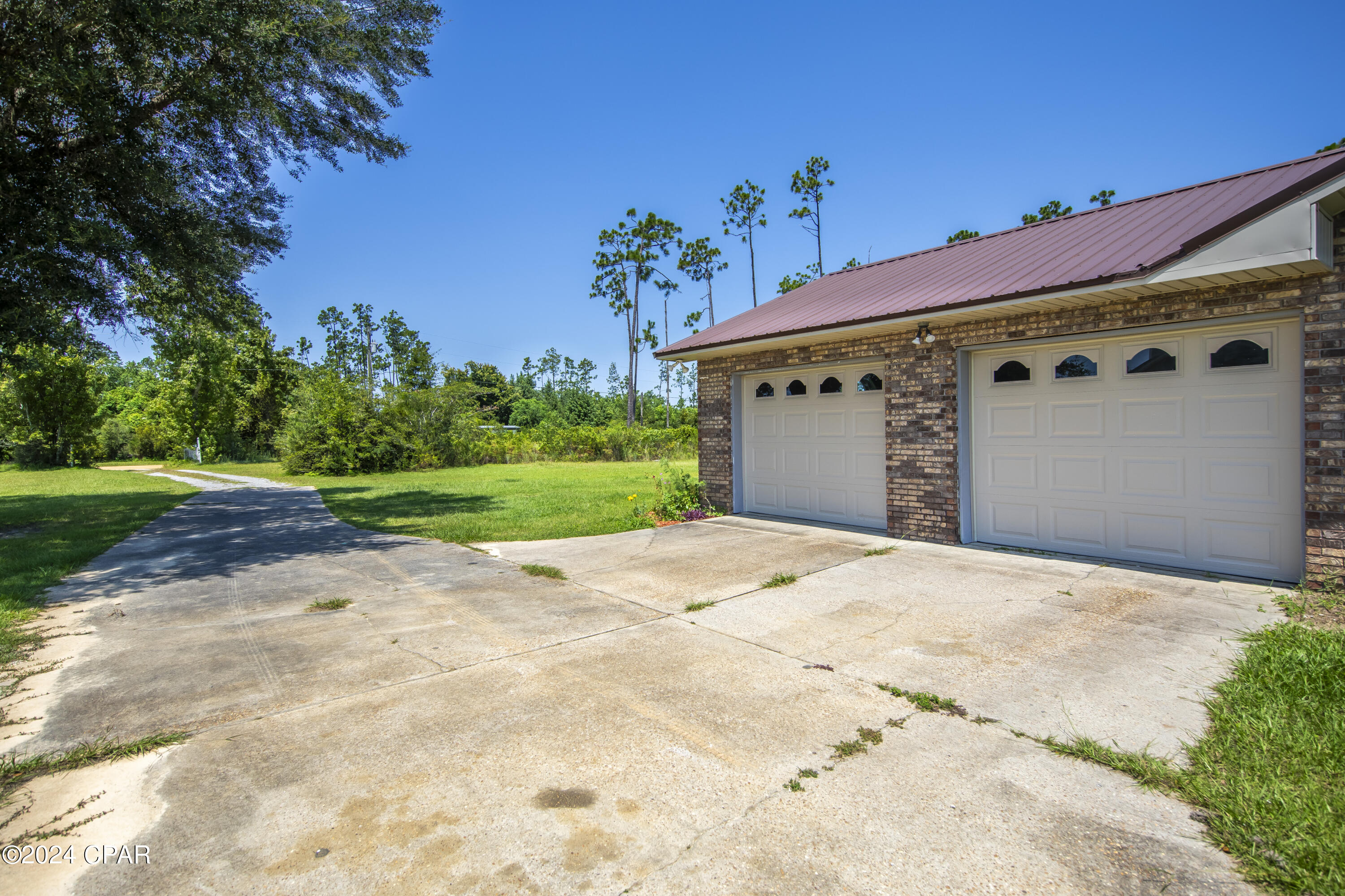 935 Dogwood Way