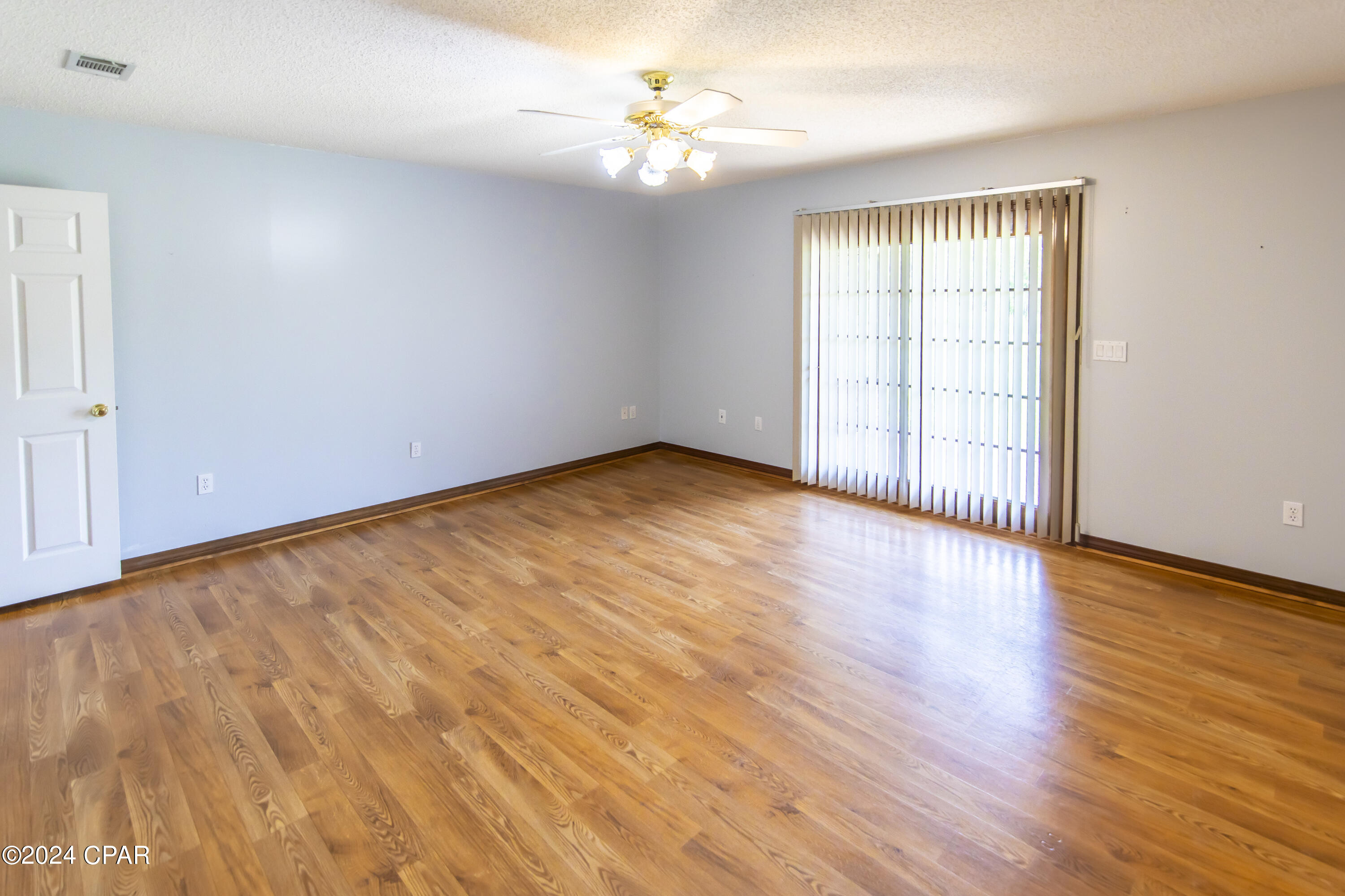 935 Dogwood Way