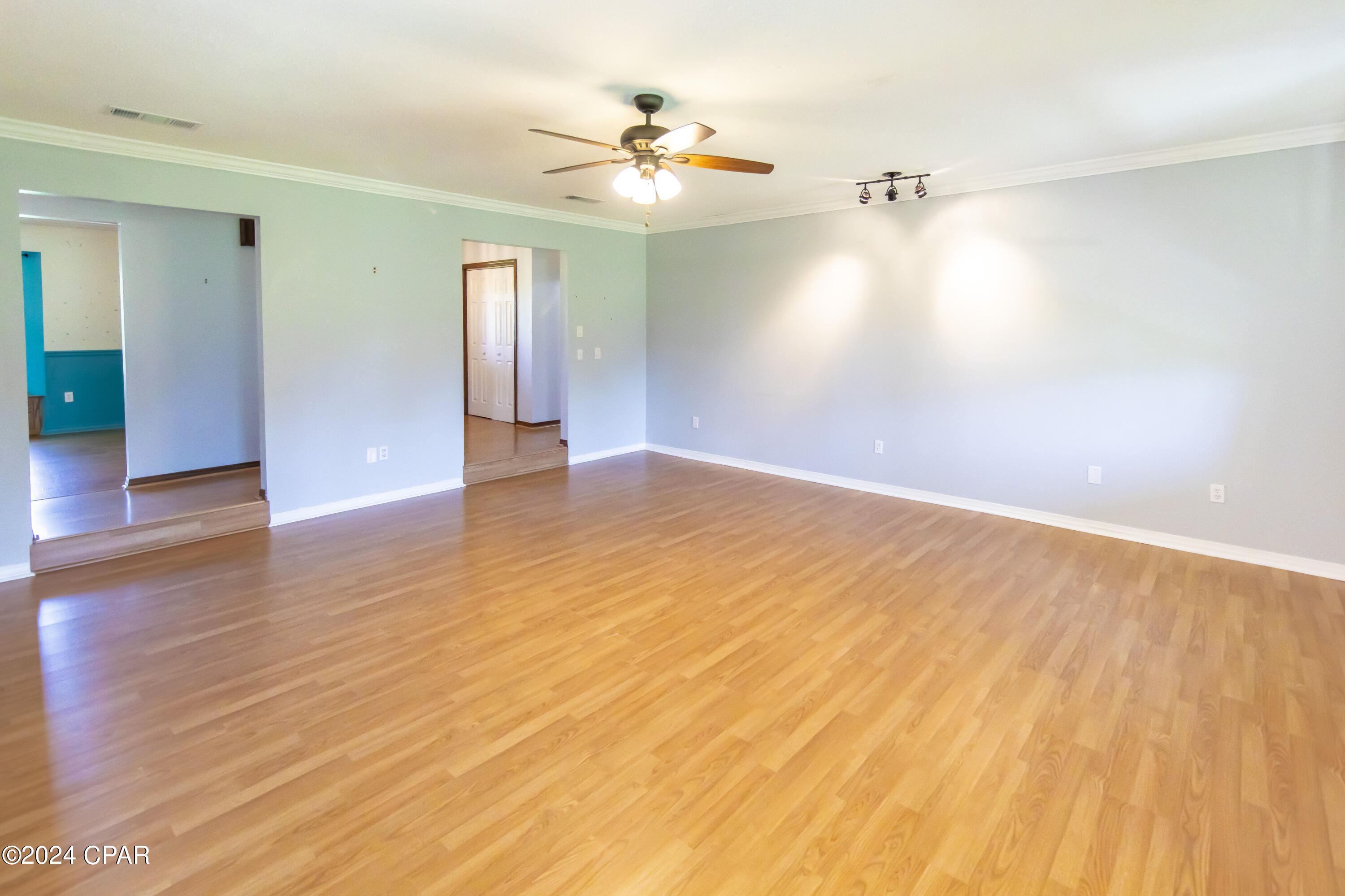 935 Dogwood Way