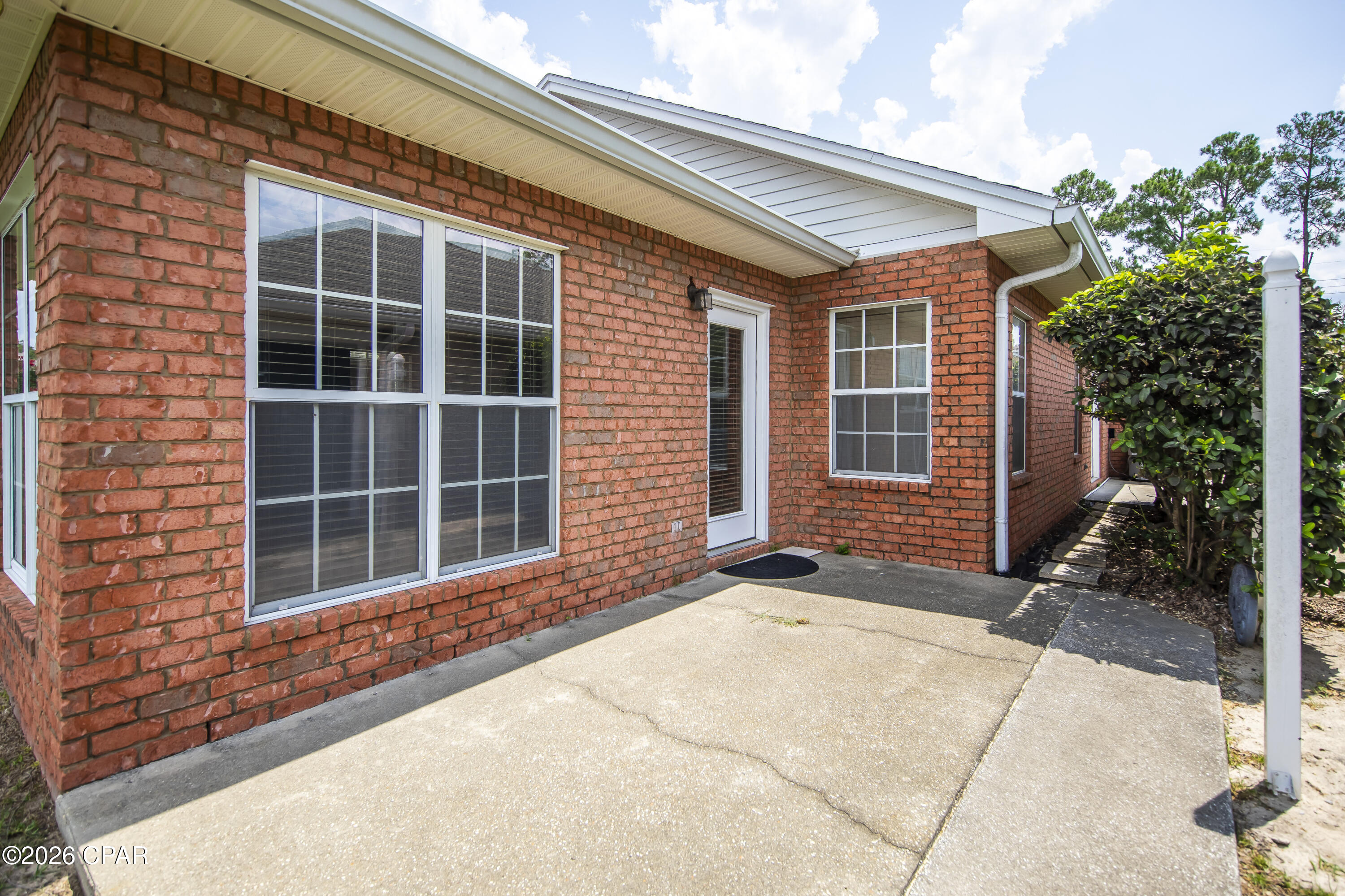220 Lakeridge Drive