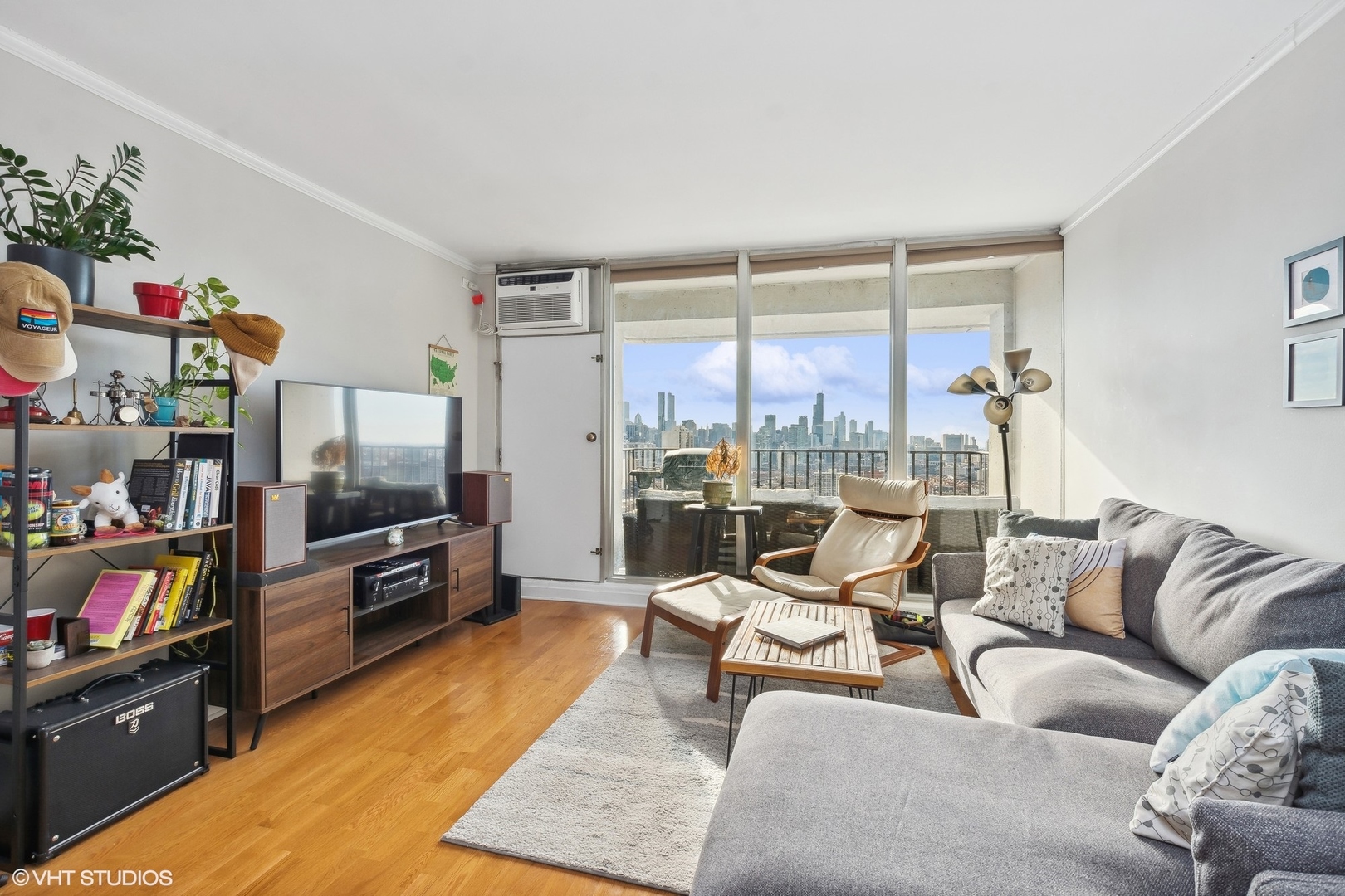 1960 N Lincoln Park West Unit: 2906