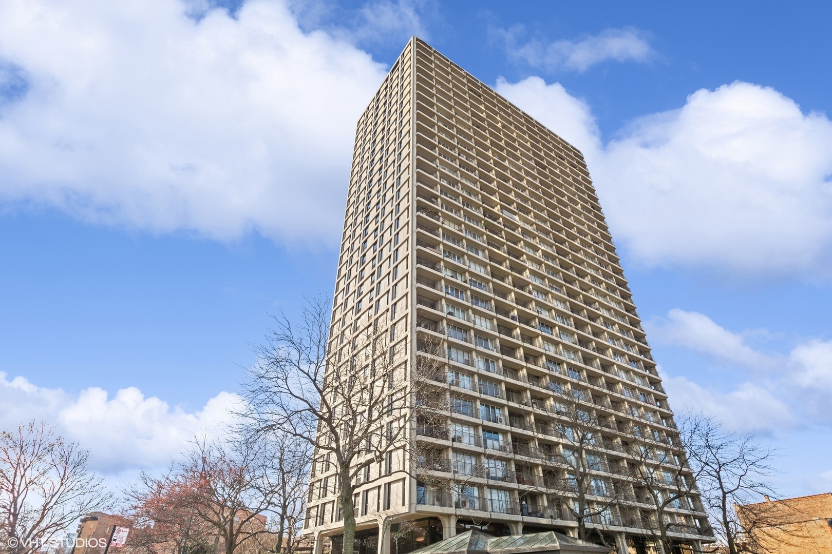 1960 N Lincoln Park West Unit: 2906