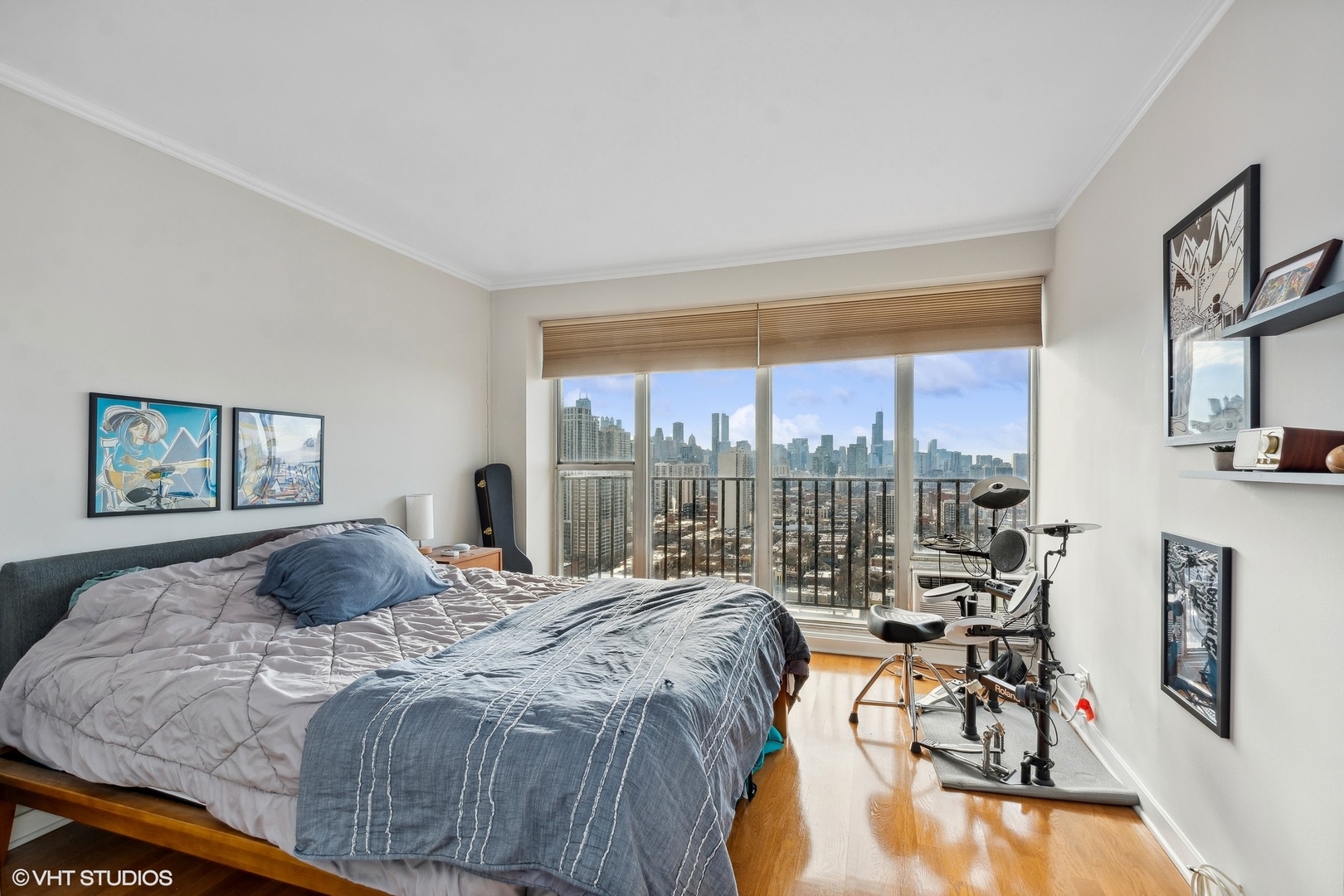 1960 N Lincoln Park West Unit: 2906