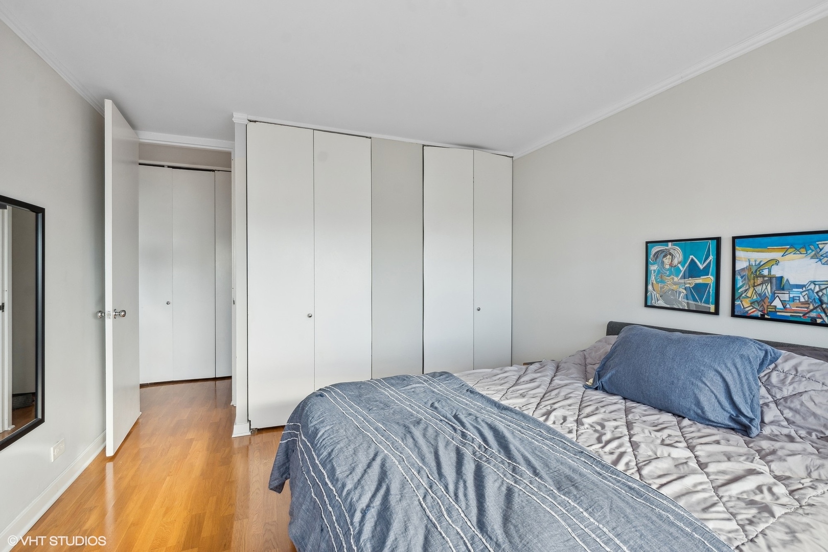 1960 N Lincoln Park West Unit: 2906