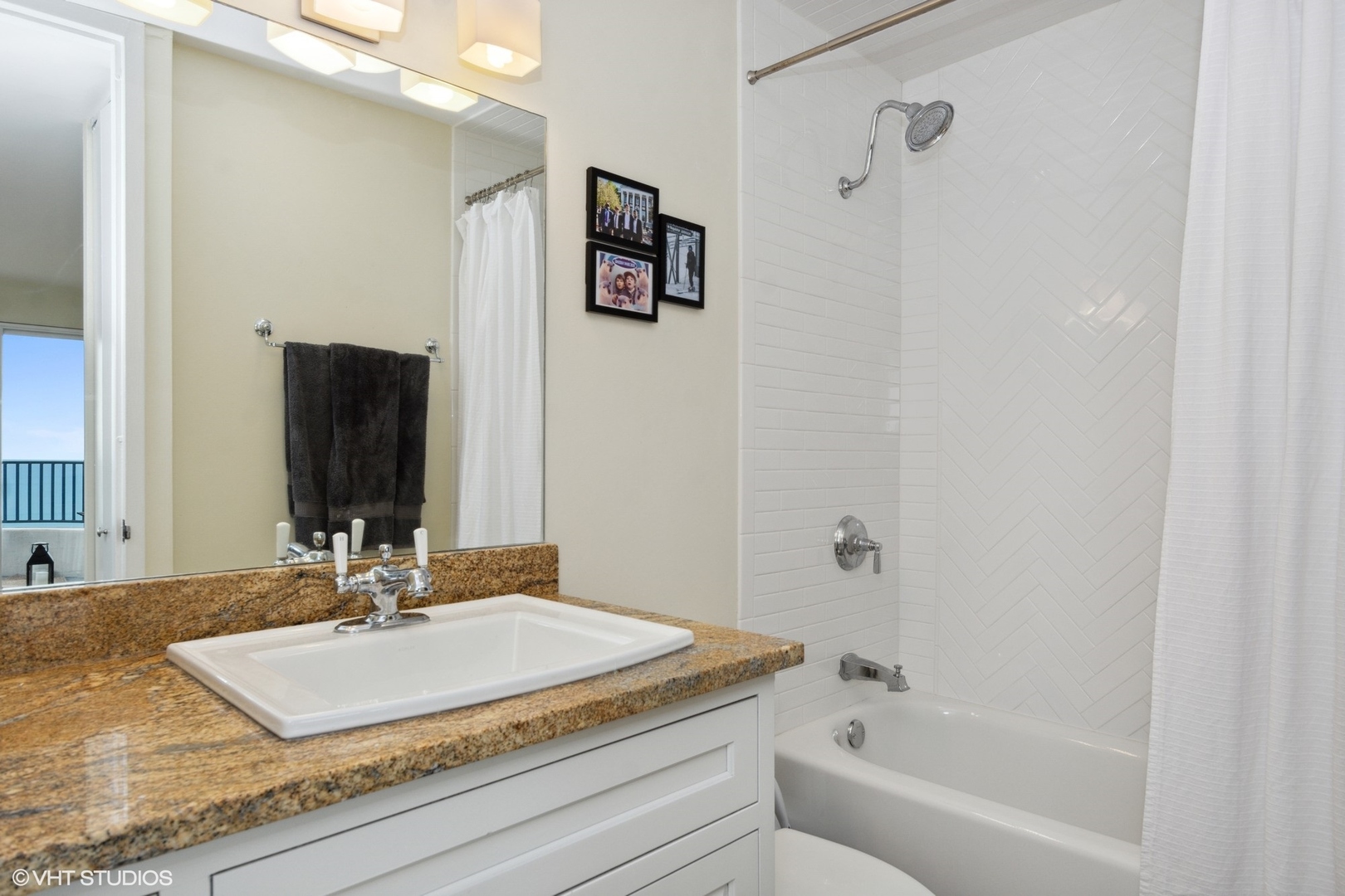 2020 N Lincoln Park West Unit: 32G